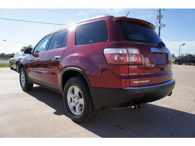 2011 GMC Acadia 45