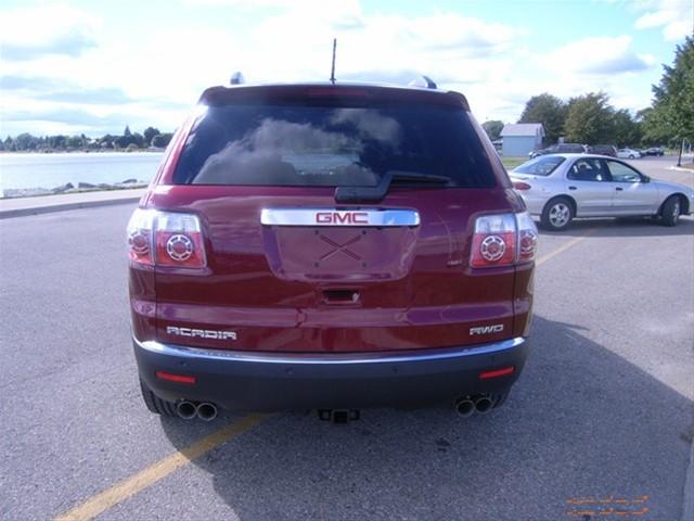 2011 GMC Acadia 45