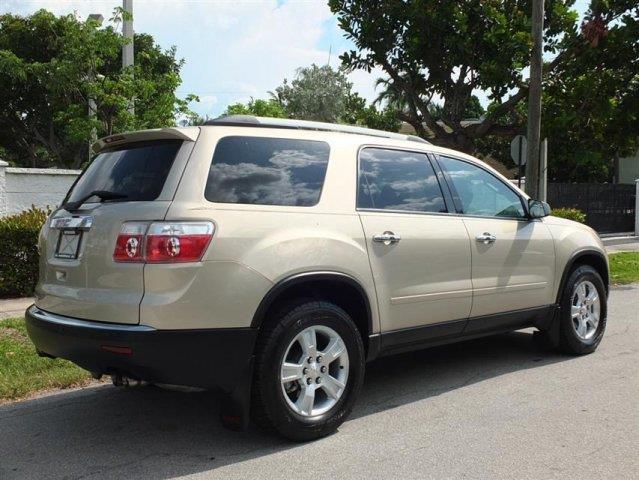 2011 GMC Acadia 45