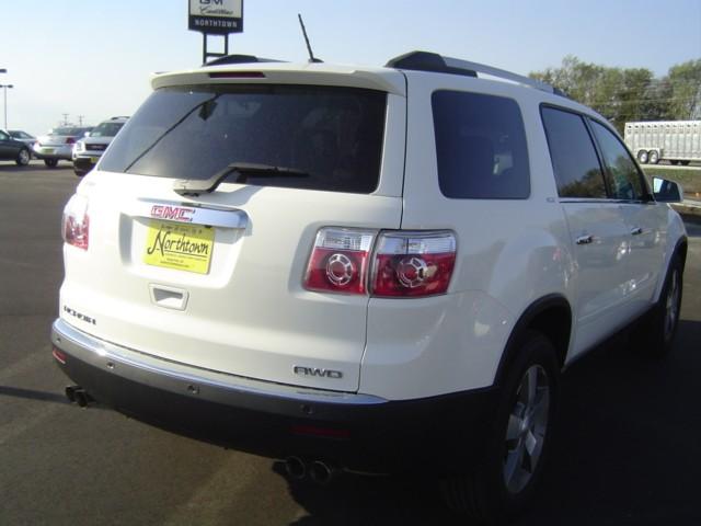 2011 GMC Acadia LX Wagon 4D