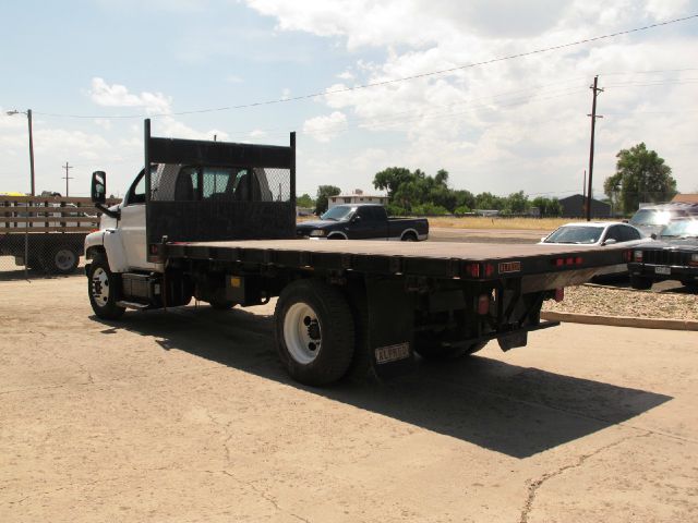 2006 GMC C6500 Bucket Lift