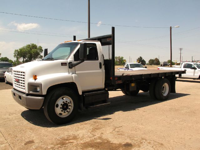 2006 GMC C6500 Bucket Lift