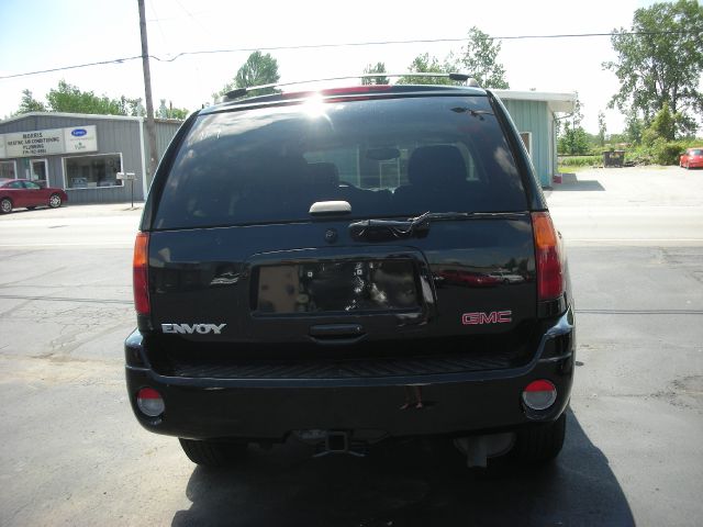 2002 GMC Envoy Wagon SE