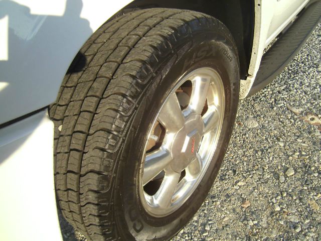 2002 GMC Envoy Wagon SE