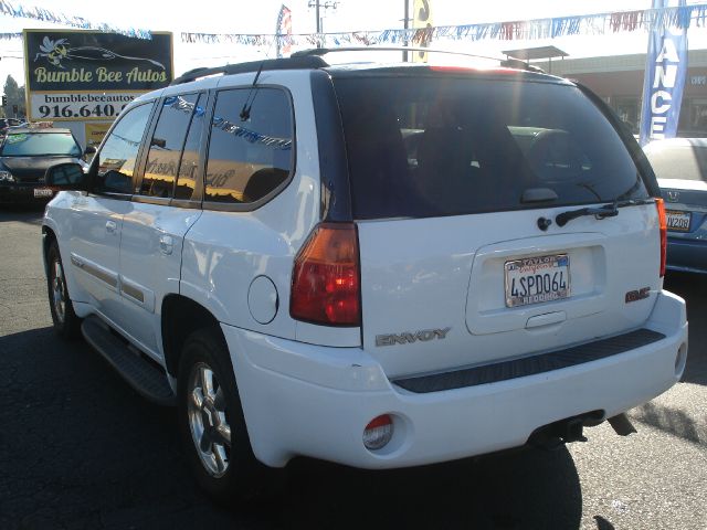 2002 GMC Envoy Wagon SE