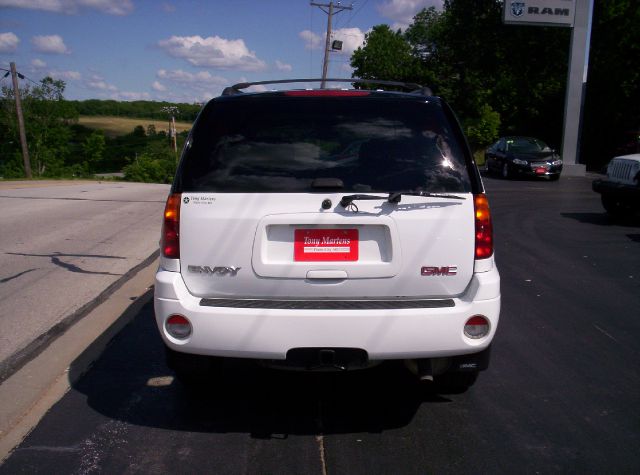 2002 GMC Envoy Wagon SE