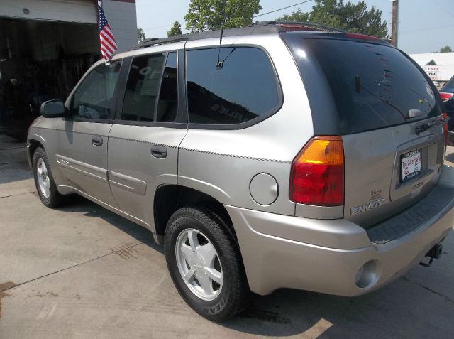 2002 GMC Envoy 4x4 Crew Cab LE