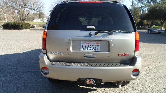 2002 GMC Envoy 4x4 Crew Cab LE