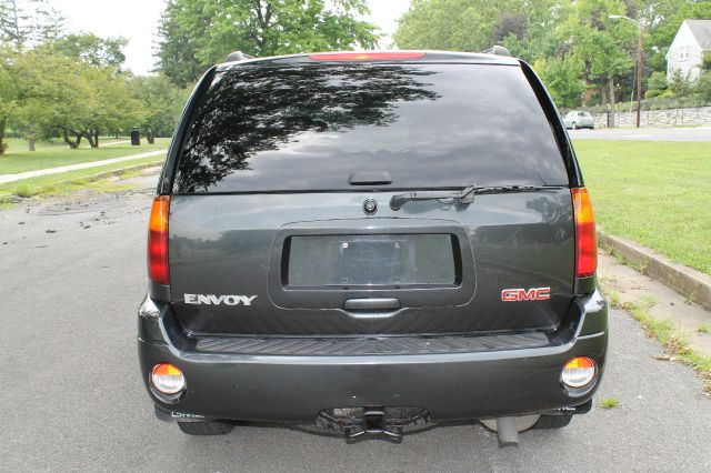 2003 GMC Envoy 4x4 Crew Cab LE