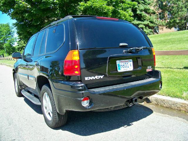 2003 GMC Envoy Wagon SE