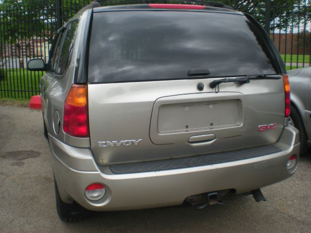 2003 GMC Envoy 4x4 Crew Cab LE