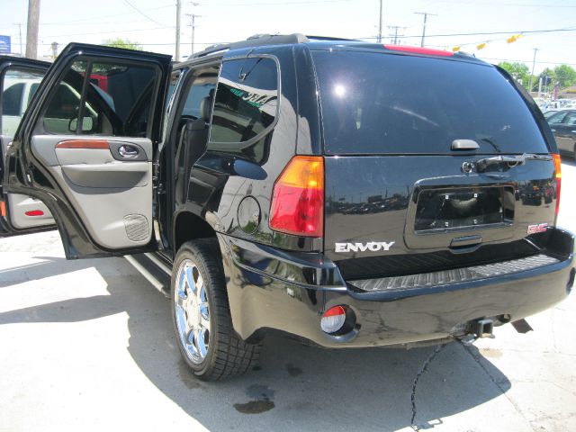 2003 GMC Envoy Wagon SE