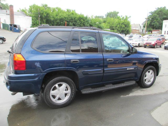 2003 GMC Envoy Wagon SE