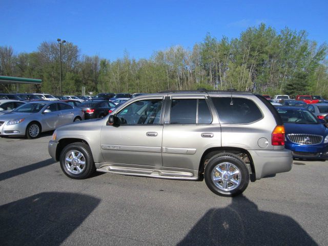 2003 GMC Envoy Wagon SE