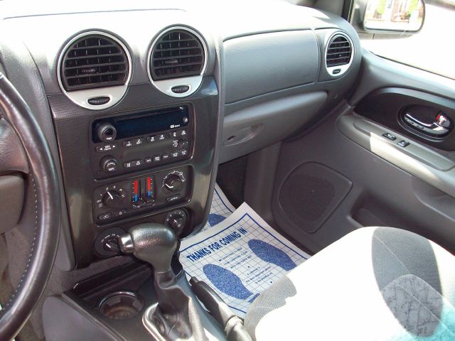 2003 GMC Envoy 4x4 Crew Cab LE