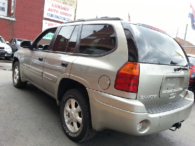 2003 GMC Envoy 4x4 Crew Cab LE