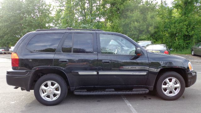 2004 GMC Envoy Wagon SE