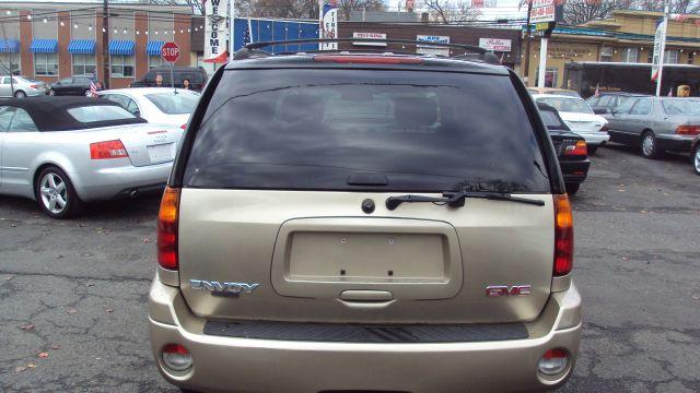 2004 GMC Envoy 4x4 Crew Cab LE