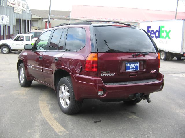 2004 GMC Envoy 4x4 Crew Cab LE