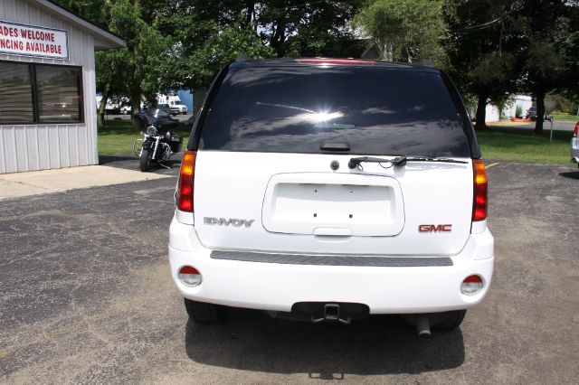 2004 GMC Envoy 4x4 Crew Cab LE