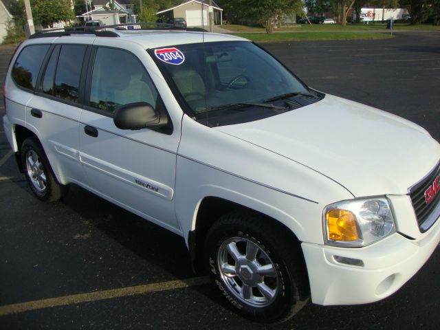 2004 GMC Envoy 4x4 Crew Cab LE