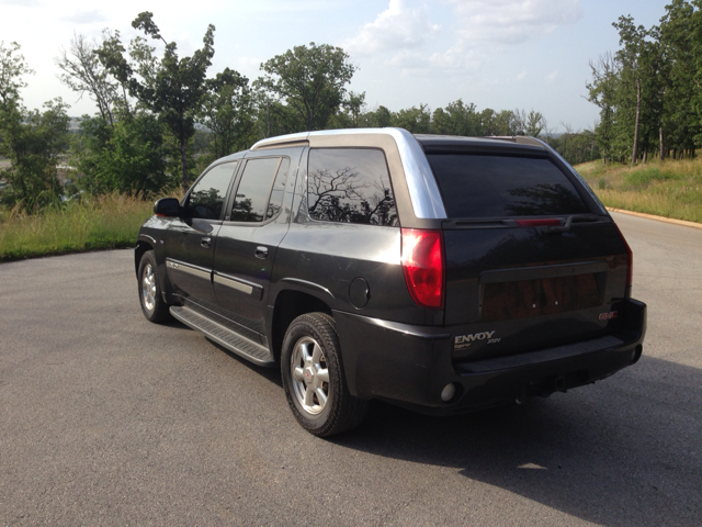 2004 GMC Envoy 4 Dr 2.5 Sedan