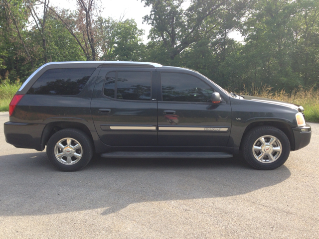 2004 GMC Envoy 4 Dr 2.5 Sedan