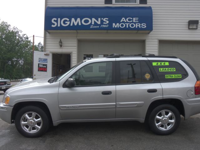 2004 GMC Envoy 4x4 Crew Cab LE