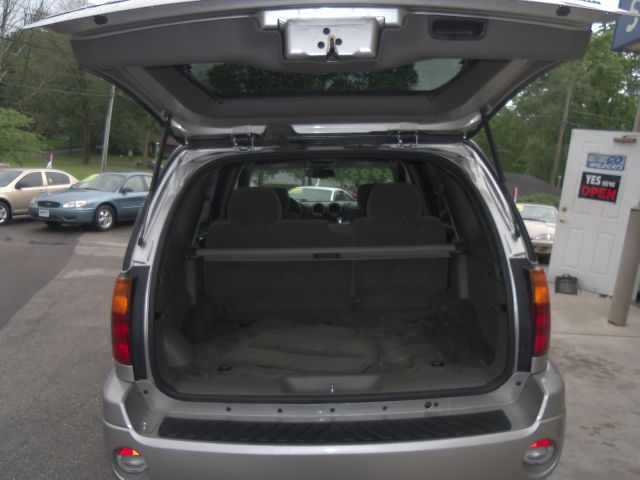 2004 GMC Envoy 4x4 Crew Cab LE