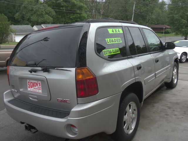 2004 GMC Envoy 4x4 Crew Cab LE