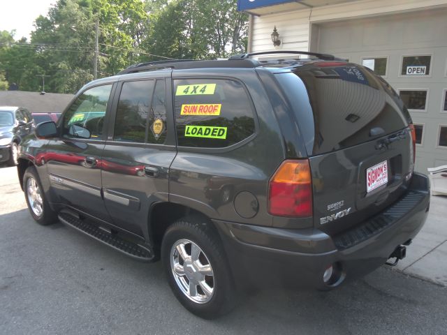 2004 GMC Envoy Wagon SE