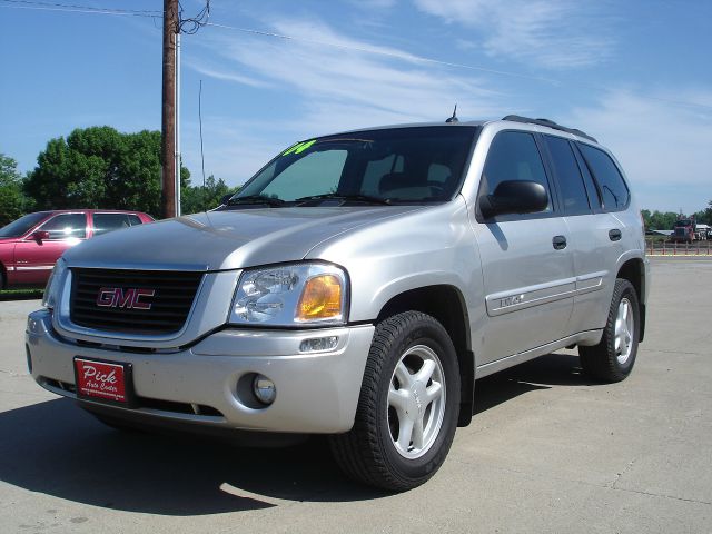 2004 GMC Envoy 4x4 Crew Cab LE