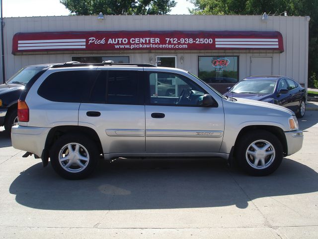 2004 GMC Envoy 4x4 Crew Cab LE