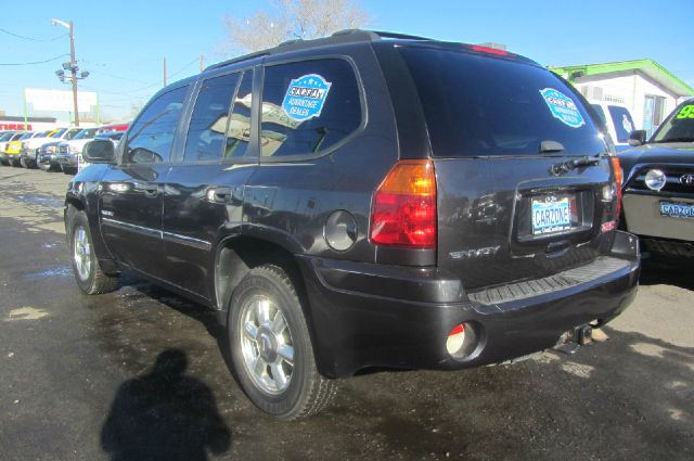 2004 GMC Envoy Wagon SE