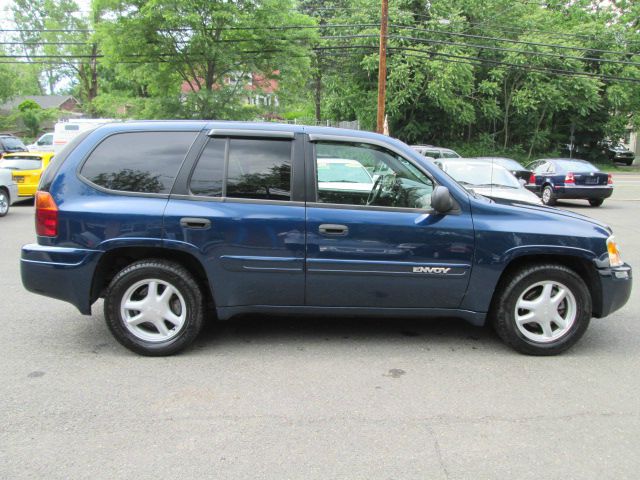 2004 GMC Envoy 4x4 Crew Cab LE