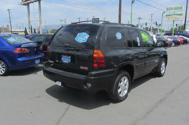 2004 GMC Envoy 4x4 Crew Cab LE