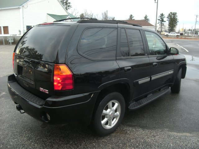 2004 GMC Envoy Wagon SE