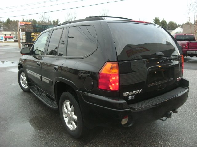 2004 GMC Envoy Wagon SE