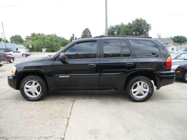 2004 GMC Envoy 4x4 Crew Cab LE