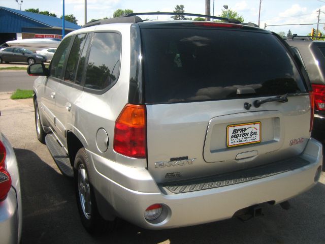 2004 GMC Envoy Wagon SE