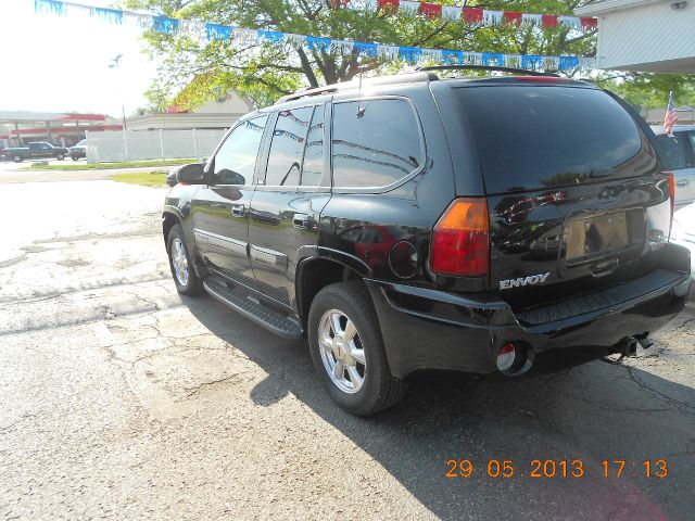 2004 GMC Envoy Wagon SE