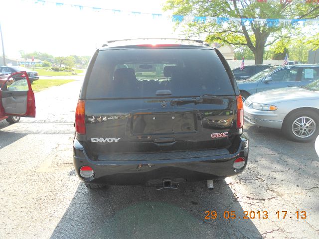 2004 GMC Envoy Wagon SE