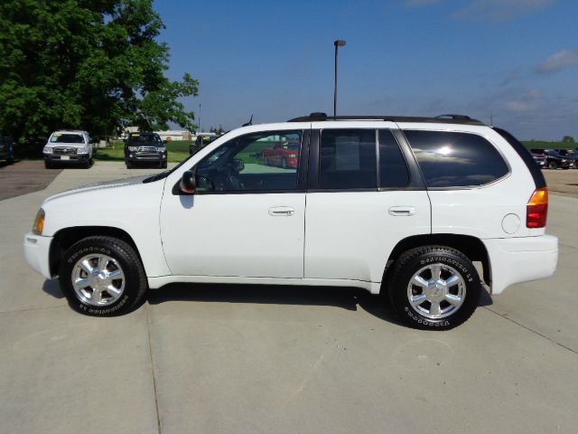 2004 GMC Envoy Wagon SE