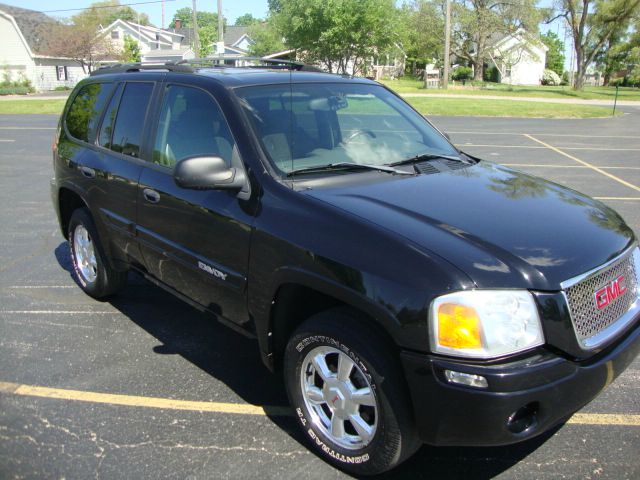 2004 GMC Envoy 4x4 Crew Cab LE