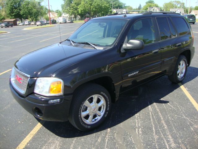 2004 GMC Envoy 4x4 Crew Cab LE