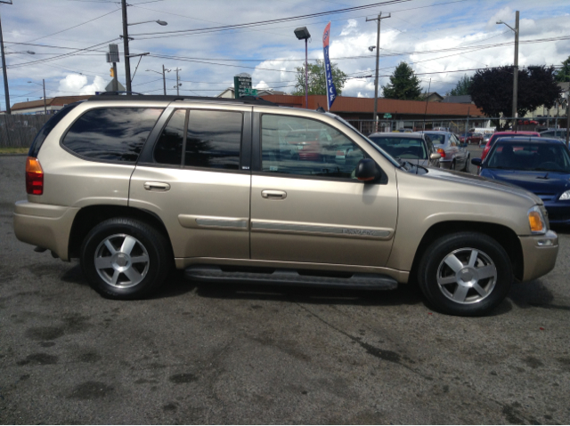 2004 GMC Envoy Wagon SE