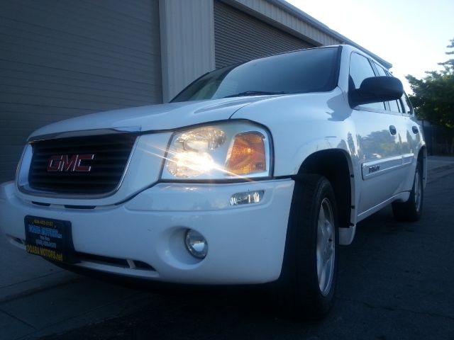 2004 GMC Envoy L.T. 4-w.d. 5.3L