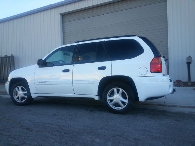 2004 GMC Envoy L.T. 4-w.d. 5.3L