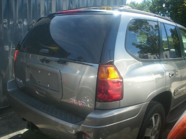 2005 GMC Envoy Wagon SE