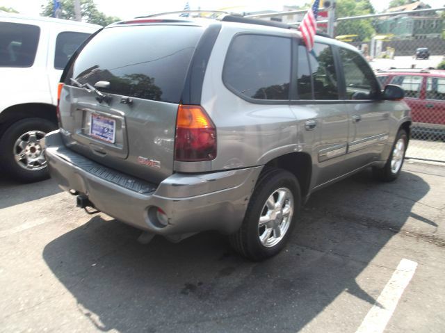 2005 GMC Envoy Wagon SE